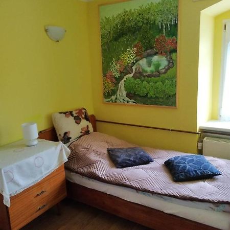 Żółty dom Rybnica 33 Apartamento Exterior foto