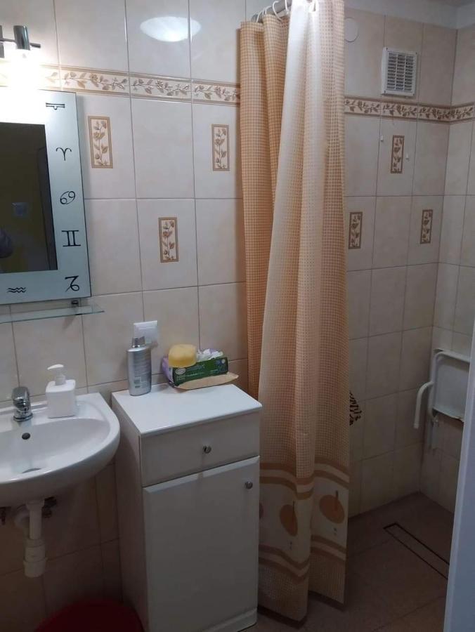Żółty dom Rybnica 33 Apartamento Exterior foto
