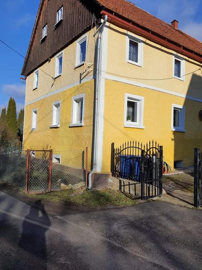 Żółty dom Rybnica 33 Apartamento Exterior foto