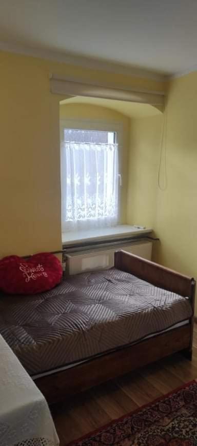 Żółty dom Rybnica 33 Apartamento Exterior foto
