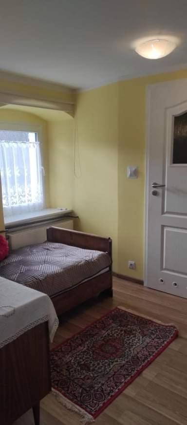 Żółty dom Rybnica 33 Apartamento Exterior foto