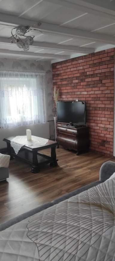 Żółty dom Rybnica 33 Apartamento Exterior foto