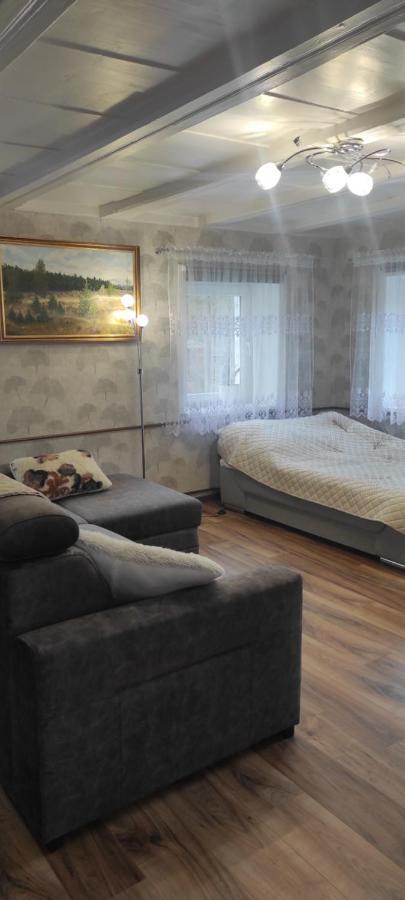 Żółty dom Rybnica 33 Apartamento Exterior foto