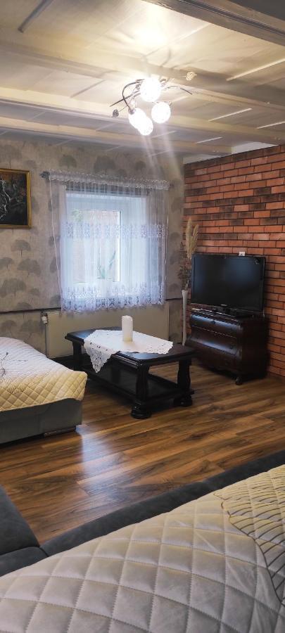 Żółty dom Rybnica 33 Apartamento Exterior foto